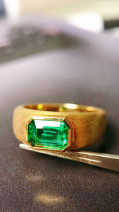 LUOWEND 18K Yellow Gold Real Natural Emerald Ring for Women
