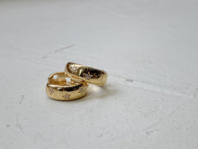 Load image into Gallery viewer, LUOWEND 18K Yellow Gold Hoop Earrings for Women
