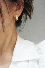 Load image into Gallery viewer, LUOWEND 18K Yellow Gold Real Natural Emerald and Diamond Earrings for Women
