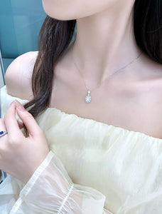 LUOWEND 18K White Gold Natural Diamond Pendant Necklace for Women
