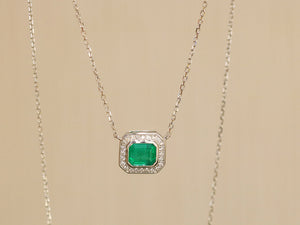 LUOWEND 18K White Gold Natural Emerald Necklace for Women