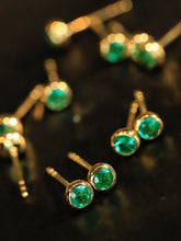 Load image into Gallery viewer, LUOWEND 18K Yellow Gold Fine Jewelry Natural Emerald Earrings for Women
