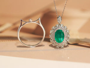 LUOWEND 18K White Gold Natural Emerald Ring for Women