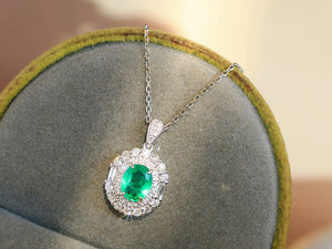 LUOWEND 18K White Gold Natural Emerald Necklace for Women