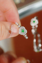 Load image into Gallery viewer, LUOWEND 18K White Gold Natural Green Diamond Ring for Women
