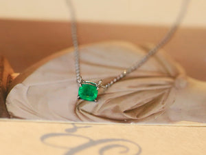 LUOWEND 18K White Gold Natural Emerald Necklace for Women
