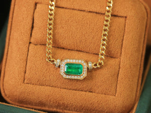 LUOWEND 18K Yellow Gold Natural Emerald Necklace for Women