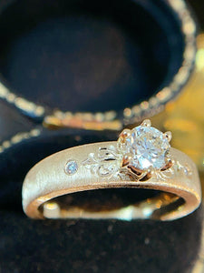 LUOWEND 18K Yellow Gold Natural Diamond Ring for Women