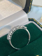 Load image into Gallery viewer, LUOWEND 18K White/Yellow Gold Fine Jewelry Real Natural Diamond Ring for Women
