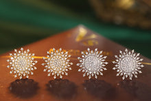 Load image into Gallery viewer, LUOWEND 18K White or Yellow Gold Natural Diamond Earrings for Women
