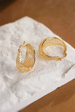 Load image into Gallery viewer, LUOWEND 18K Yellow Gold Earrings for Women
