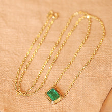 Load image into Gallery viewer, LUOWEND 18K Yellow Gold Fine Jewelry Natural Emerald Necklace for Women
