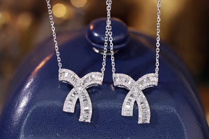 LUOWEND 18K White Gold Real Natural Diamond Pendant Necklace for Women