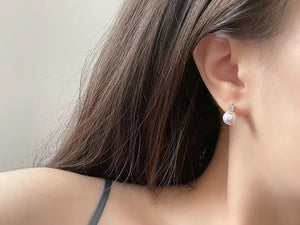 LUOWEND 18K White Gold Real Natural Sea Pearl Earrings for Women